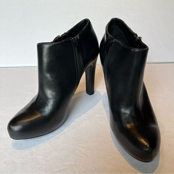 Women's Marc Fisher Black High Heeled Ankle Boots Size 6M - Picture 1 of 10